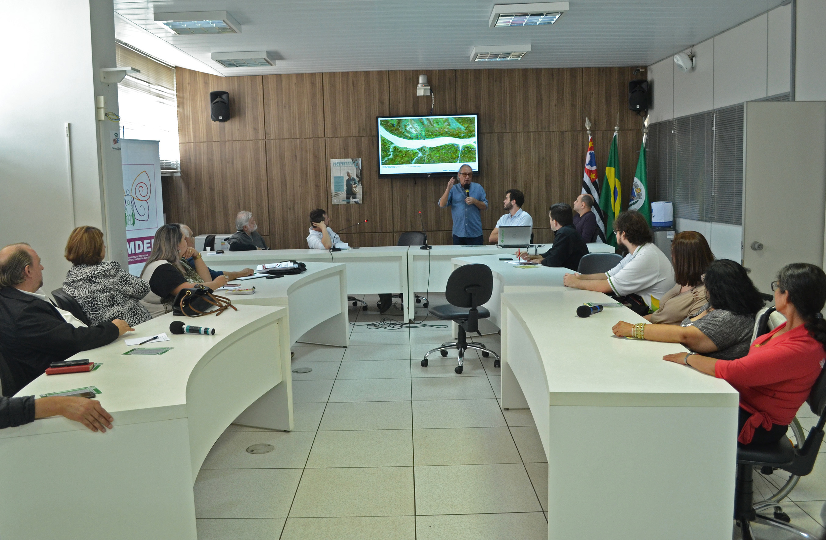 “O automóvel, hoje, é a nossa prótese, não conseguimos ir a lugar nenhum sem ele”, diz professor da Unimep